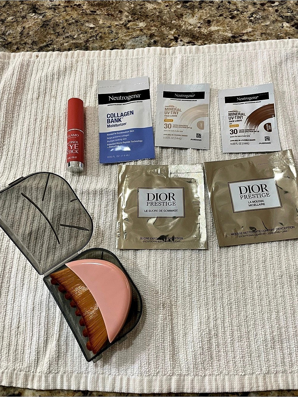 7 piece Dior Prestige and Neutrogena  skincare and product sample  assortment